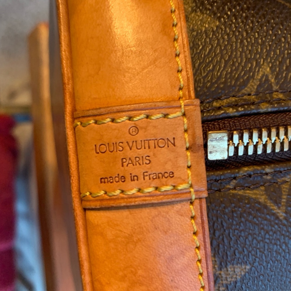 ❌❌SOLD ON MERC❌❌Authentic Louis Vuitton Monogram - Picture 6 of 8